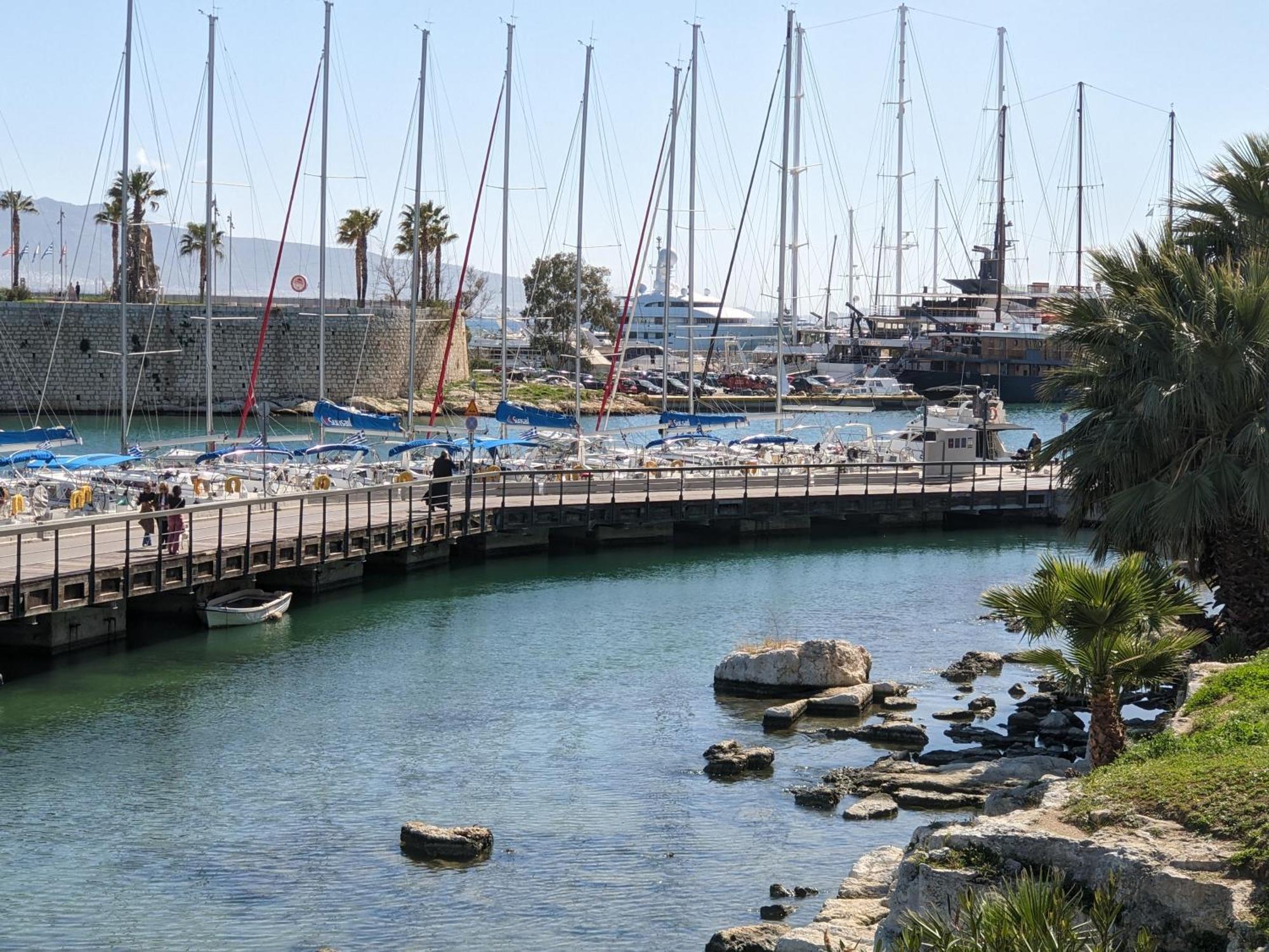 Harbor View Haven Lägenhet Pireus Exteriör bild